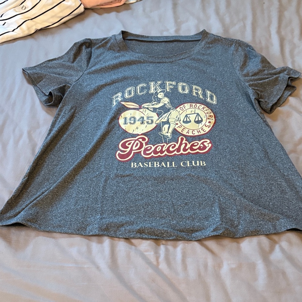 5/$25!! NWOT Rockford Peaches Gray T-Shirt